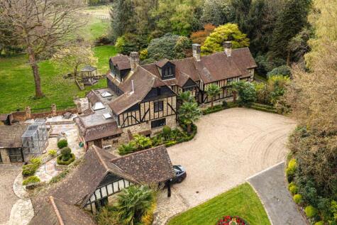 High Road, Chipstead