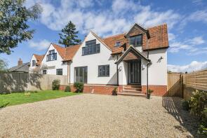 Hawthorns, Road Running Between Reading Road And Kiln Lane, Shiplake Cross, Henley-on-thames RG9 4DE