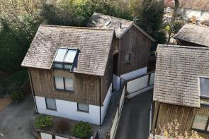 2, Batts Pond Lane, Dropping Holms, Henfield BN5 9YU
