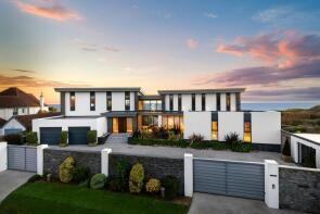The Beach House, Gorse Avenue, Littlehampton BN16 1SQ