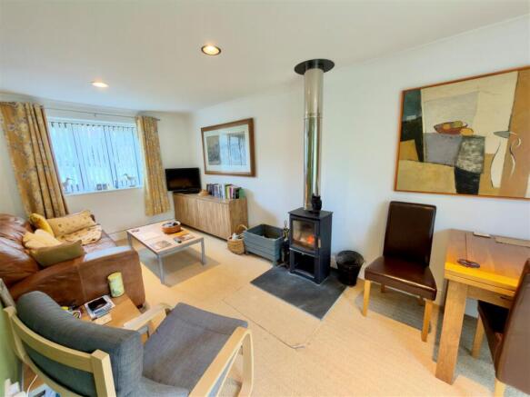 Living Room 3.jpg