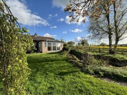 Hillcrest, Cophill Road, Eaton Bishop HR2 9QU