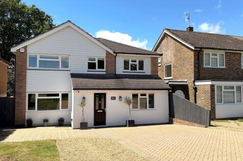 St. Leonards Road, Horsham, RH13
