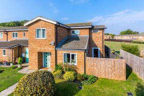 16, The Crescent, Chelston Rise, Wellingborough NN9 6AU