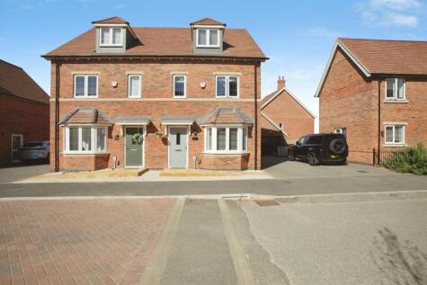 William Eccles Close, Houlton, Rugby