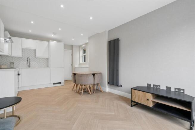 Flat 2 20 Hoyle Road, London, SW17 0RS kitchen 1.