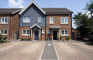 1, Farrier Heights, Hitchin SG4 7BJ