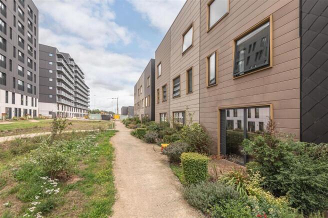 48 - 40 Solar Ave LS9 8FF.jpg