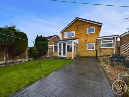 4, Carr Avenue, Leeds LS25 6EG