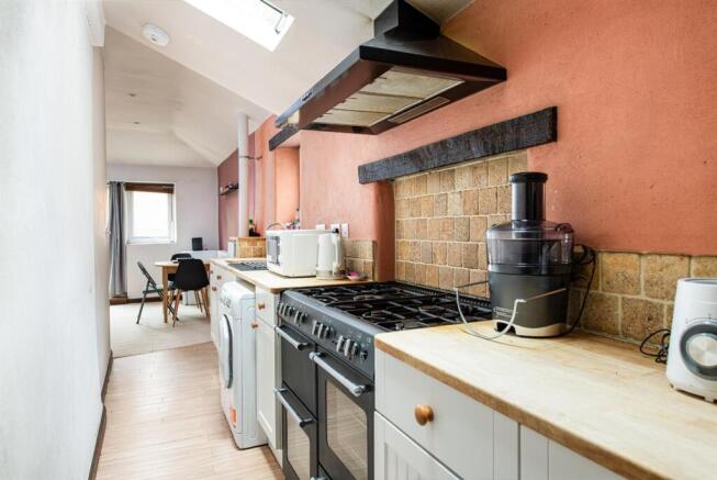 Kitchen_2.jpg