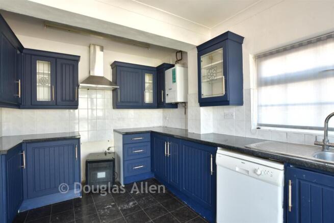 Kitchen/Breakfast Area