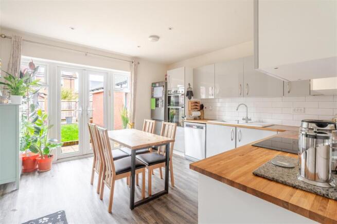 99 Moorhen Rd BS49 4FP 64.jpg
