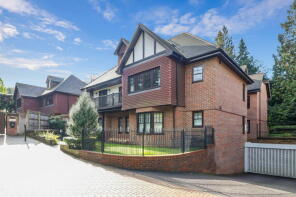 Apartment 8, Osprey Gate, Beechwood Park, Hemel Hempstead HP3 0GE