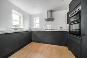 85, Bluecoat Pond, Horsham RH13 0NW