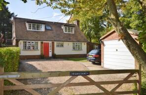 Pierscourt, Jenkins Lane, Tring HP23 6NW