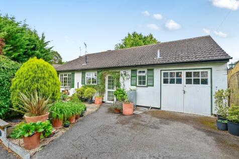 Rosary Gardens, Yateley, Hampshire, GU46