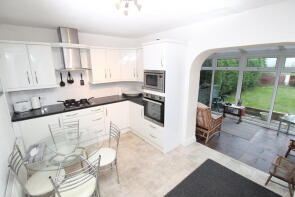 31, St Andrews Road, Penycoedcae, Pontypridd CF37 1XF