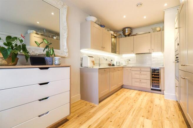 Kitchen/ Breakfast