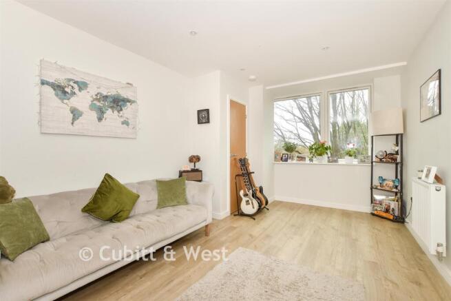 Kitchen/ Lounge