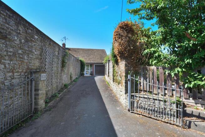 The Coopers 9 Prospect Place Ellan Lane Kington - 