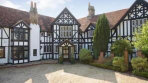 Bishops Farmhouse, Bishops Farm Close, Oakley Green, Windsor SL4 5UN