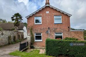 1, Guestling Hall Cottages, White Hart Hill, Guestling Green, Guestling TN35 4LP
