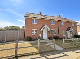2, Manor Farm Gardens, Bawdsey IP12 3FF