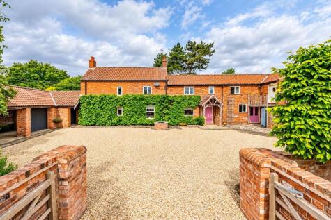 Beautiful Farmhouse in Wheatgrass Hill, Upton
