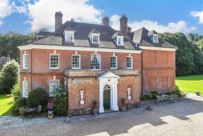 Lordsview Flat 8, Dane Court Manor, School Road, Tilmanstone CT14 0JL