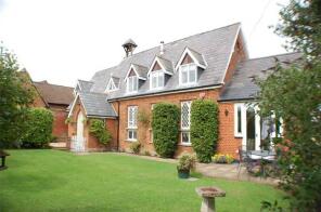 St Nicholas Chapel, Village Street, Langley SG4 7PL