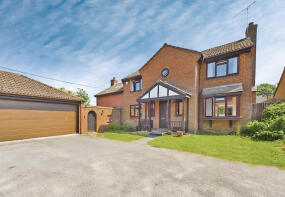 10, Brick Kiln Close, Horsham RH13 6TB