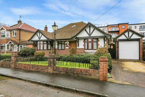 Park Road, Feltham, TW13
