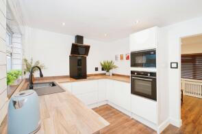 14, Doveys Terrace, Chippenham SN15 5NX
