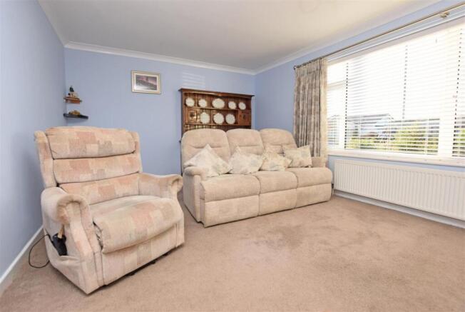 Lounge V2.JPG