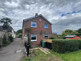 2, Guestling Hall Cottages, White Hart Hill, Guestling Green, Hastings TN35 4LP