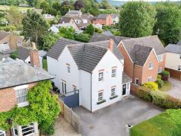 Yew Tree House, Main Road, Shurdington, Cheltenham GL51 4XJ