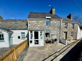 Bwthyn Canol, Ffordd Dewi Sant, Pwllheli LL53 6EG