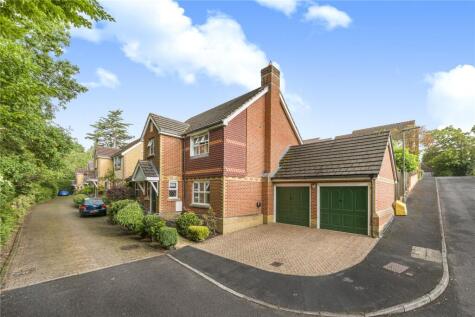 Strathcona Gardens, Knaphill, Woking, GU21