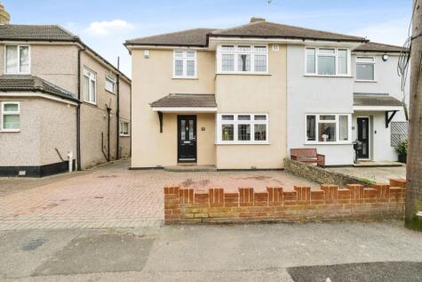 Warren Drive, Hornchurch, RM12