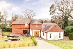 Carrabee House, Dunford Hollow, Midhurst GU29 0ER