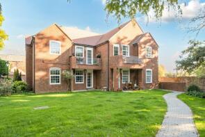 Flat 2, 11 Manor Court, Brockhampton Road, Havant PO9 1PH