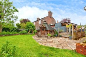 1, Sandy Lane, Preston Brook, Runcorn WA7 3AW