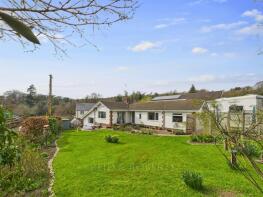 Cornerways, Cadole Road, Mold CH7 5FA
