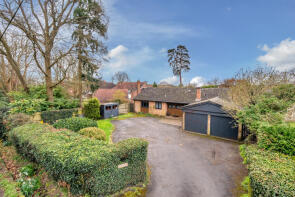 Highcroft, Stoke Row Road, Peppard Common, Henley-on-thames RG9 5JD