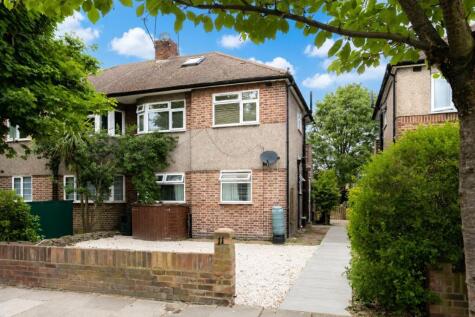 Amyand Park Road, Twickenham, 2 mins Station