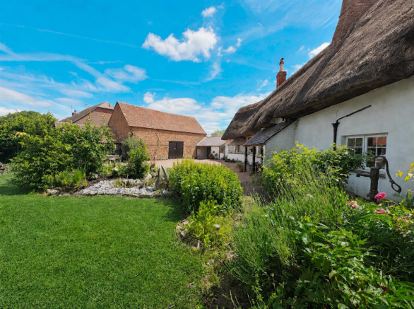Greys Orchard, Barby