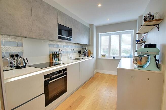 Kitchen 1.jpg