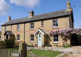 Gowermead, Rowes Lane, Lymington SO41 5SU