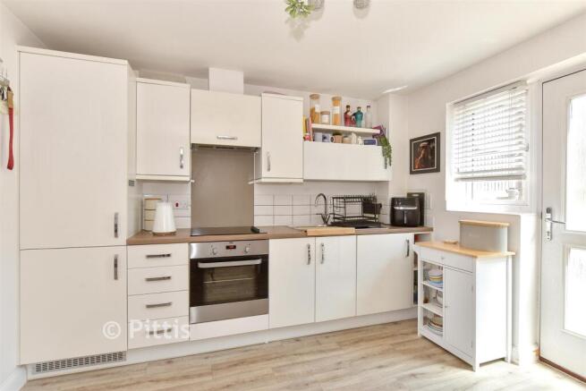 Kitchen/ Living Room