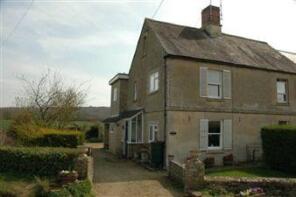 Clovelly Cottage, Maude Heaths Causeway North East C134 To Hare Street, Chippenham SN15 4LX